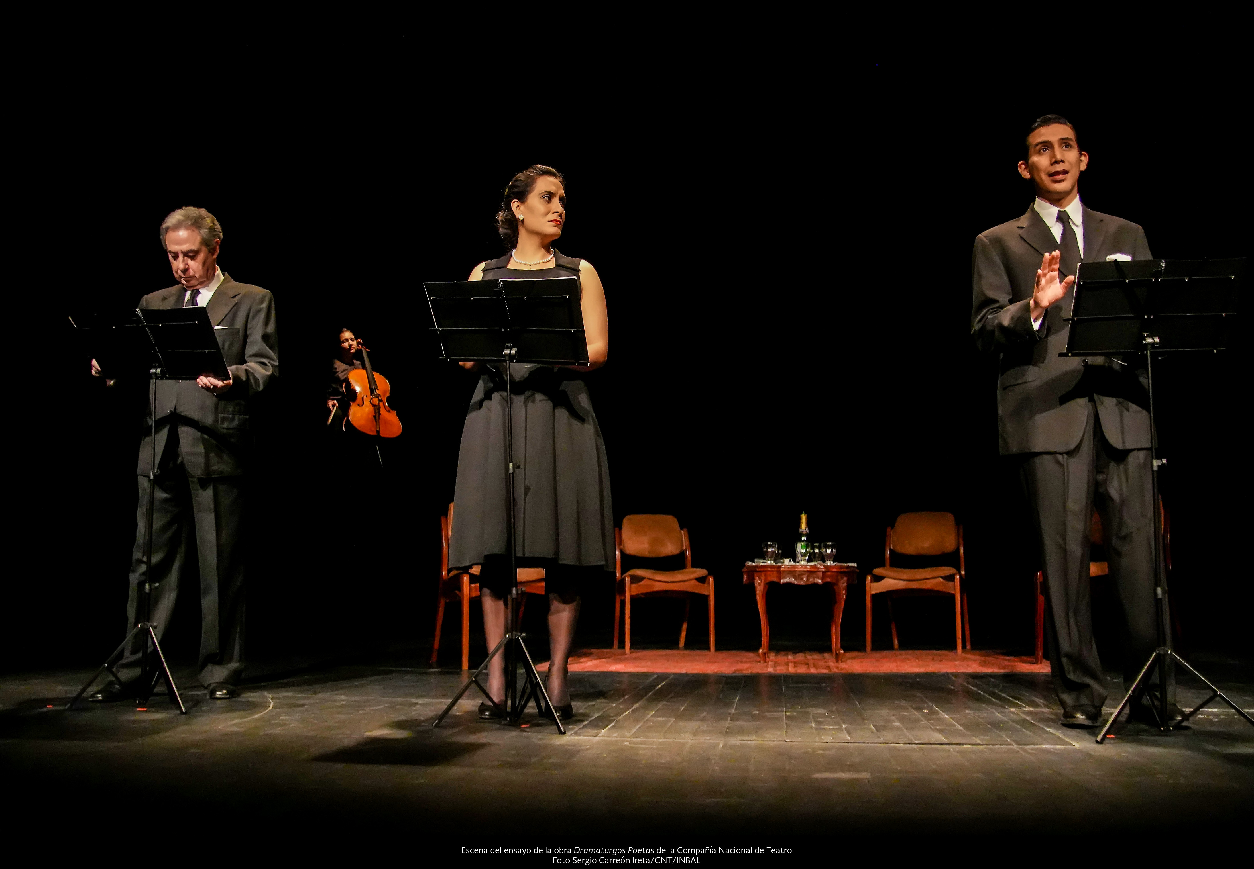 La niña en el altar